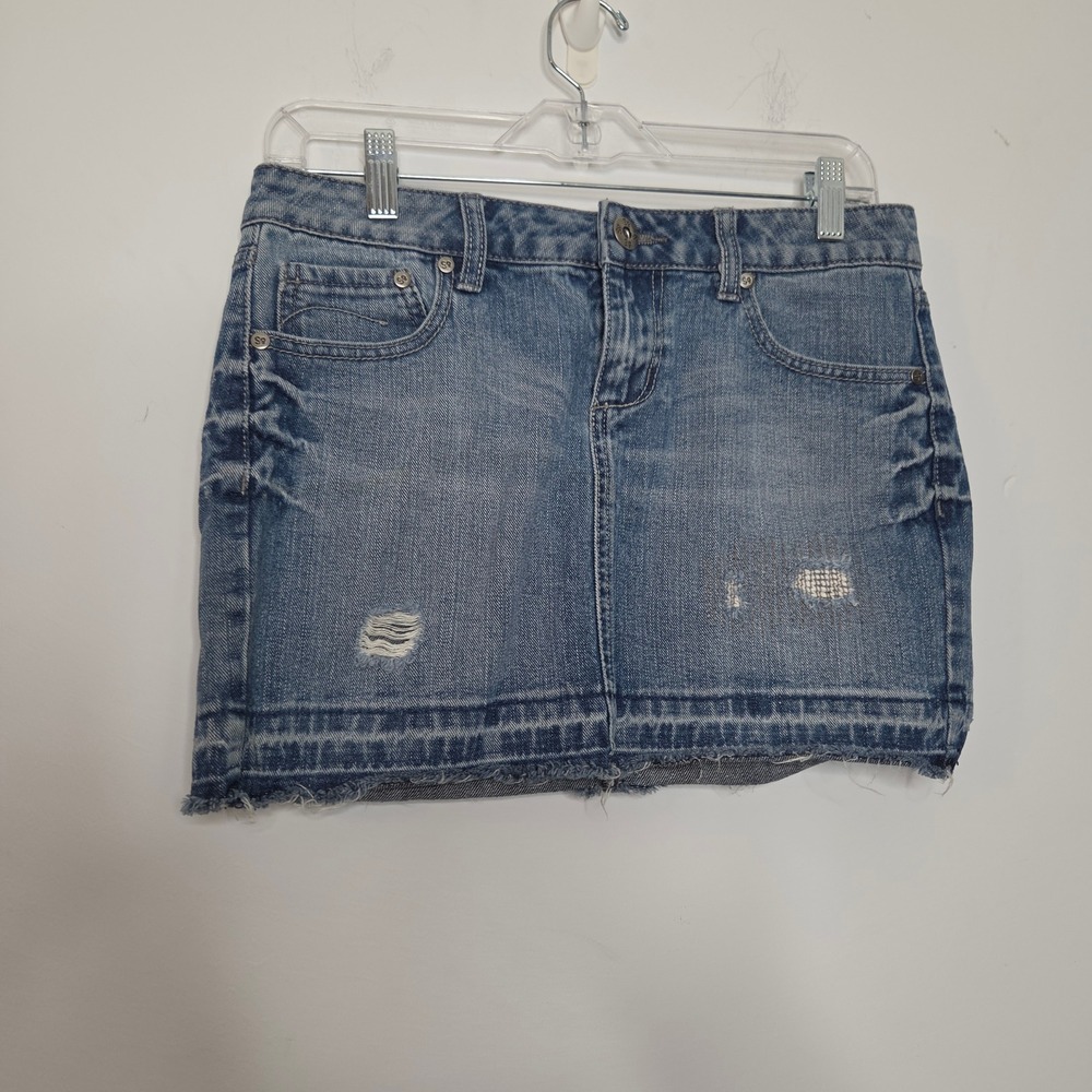 SO Womens‎ Denim Mini Skirt Medium Wash Distressed Raw Hem Size 5